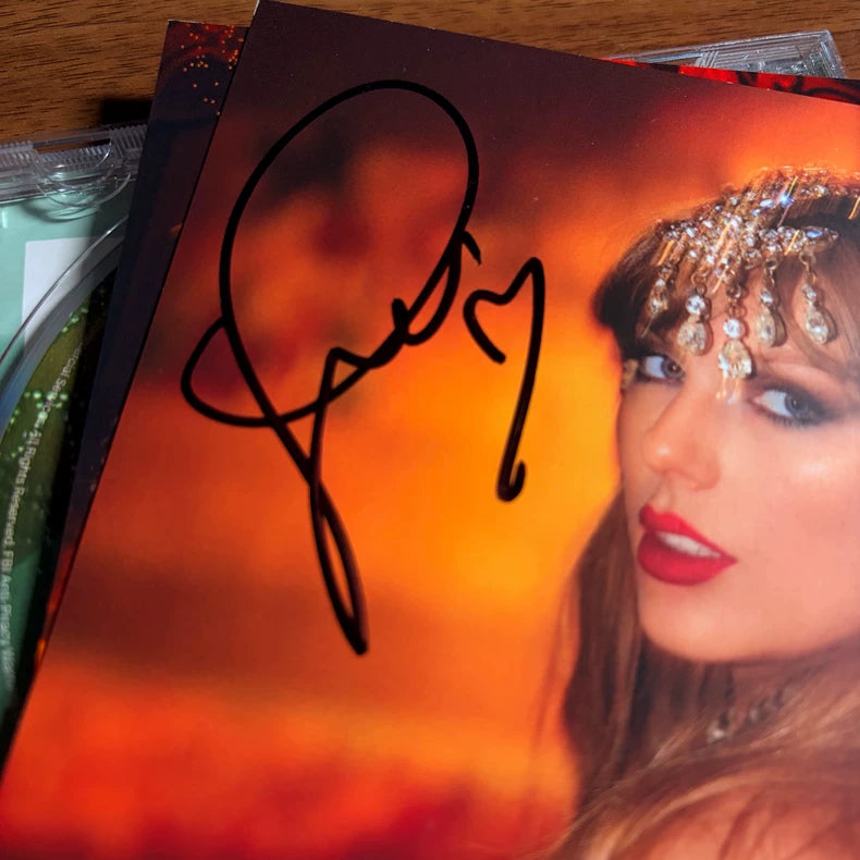Taylor Swift – The Life of a Showgirl Signed CD Version 1 with Sticker — detail 2