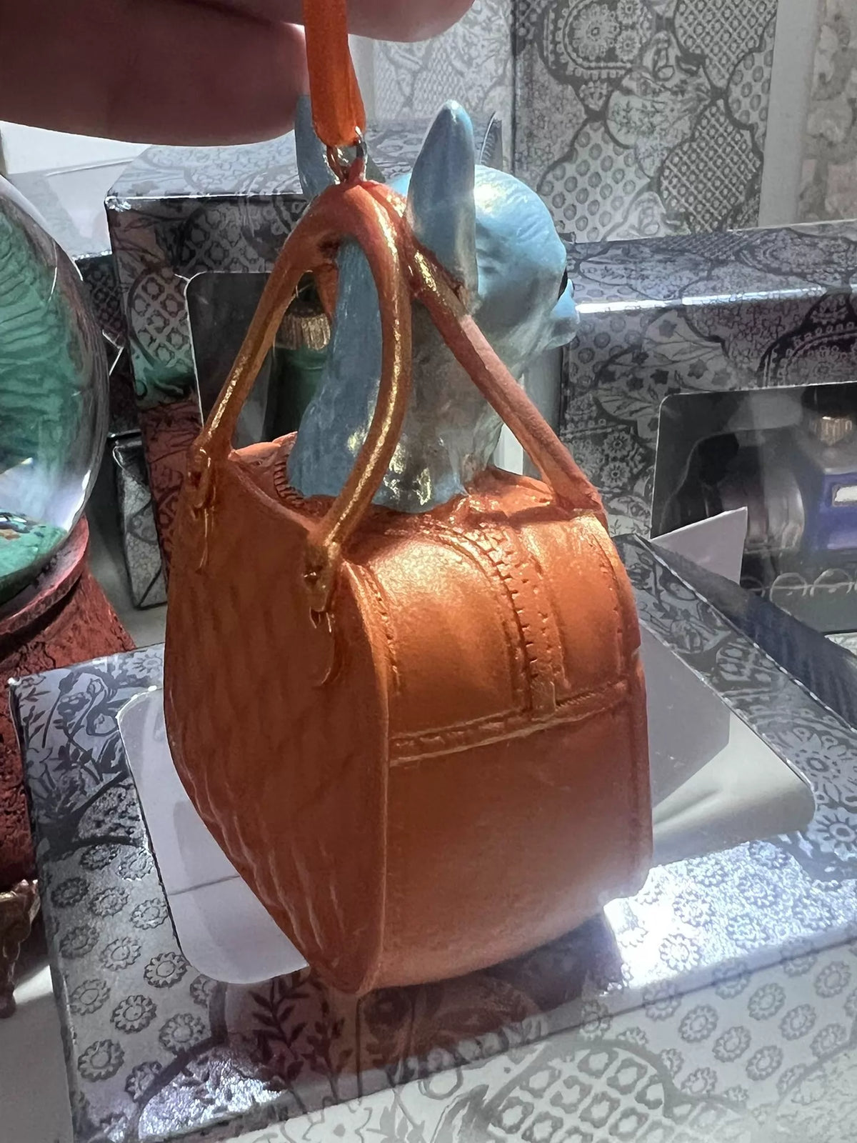 Taylor Swift – Toy Chihuahua Barking at Me from a Tiny Purse Ornament – photo 6