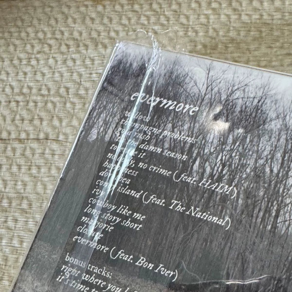 Taylor Swift – Evermore – Japanese First-Press CD, Damaged Wrapping & Case – actual item photograph 6