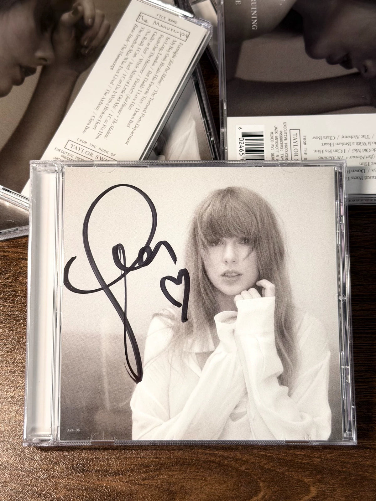 Taylor Swift – The Tortured Poets Department, Signed Heart Card + CD – actual item photograph
