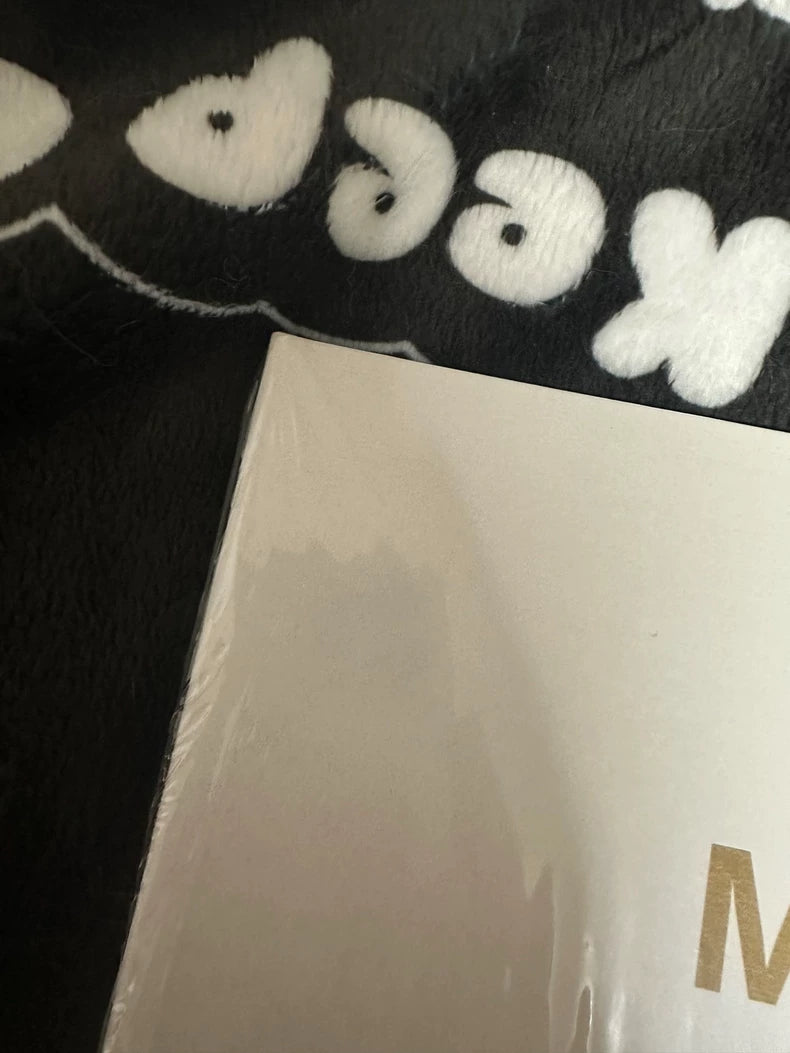 Taylor Swift – Midnights Mahogany Edition Signed Vinyl LP – Heart Signature — detail 4