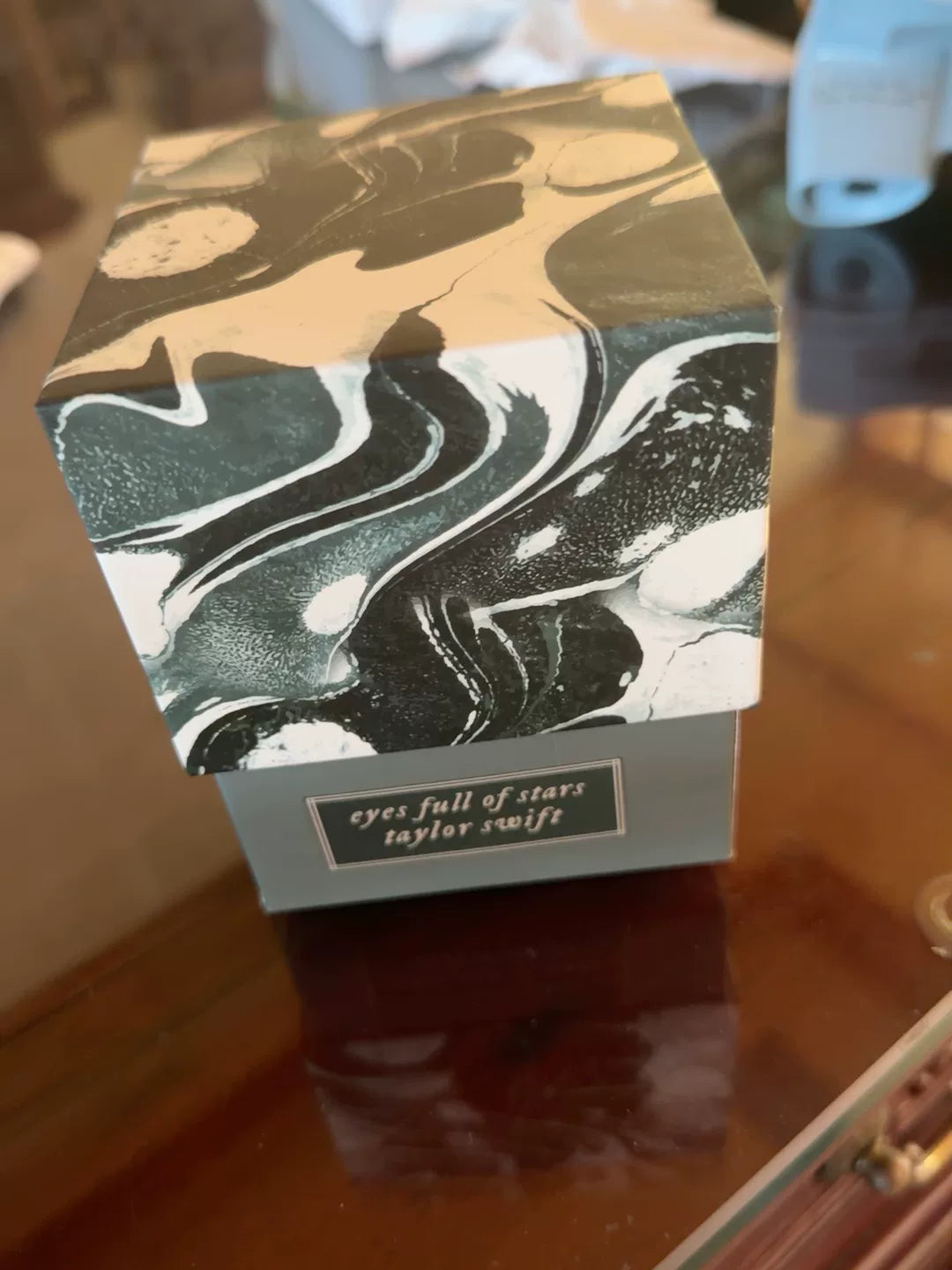 Taylor Swift – Eyes Full of Stars Scented Candle — main view