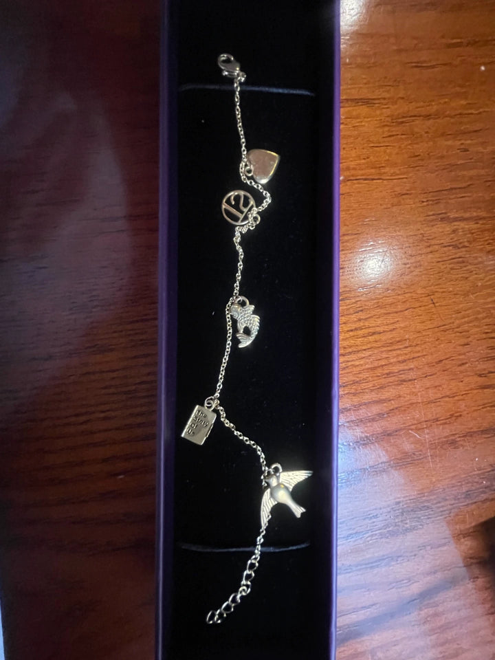Taylor Swift – Speak Now Charm Bracelet with Box