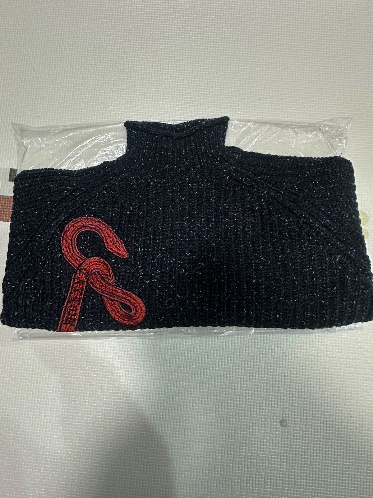 Taylor Swift – Reputation Mockneck Cropped Sweater – Size 2XL — product detail 6