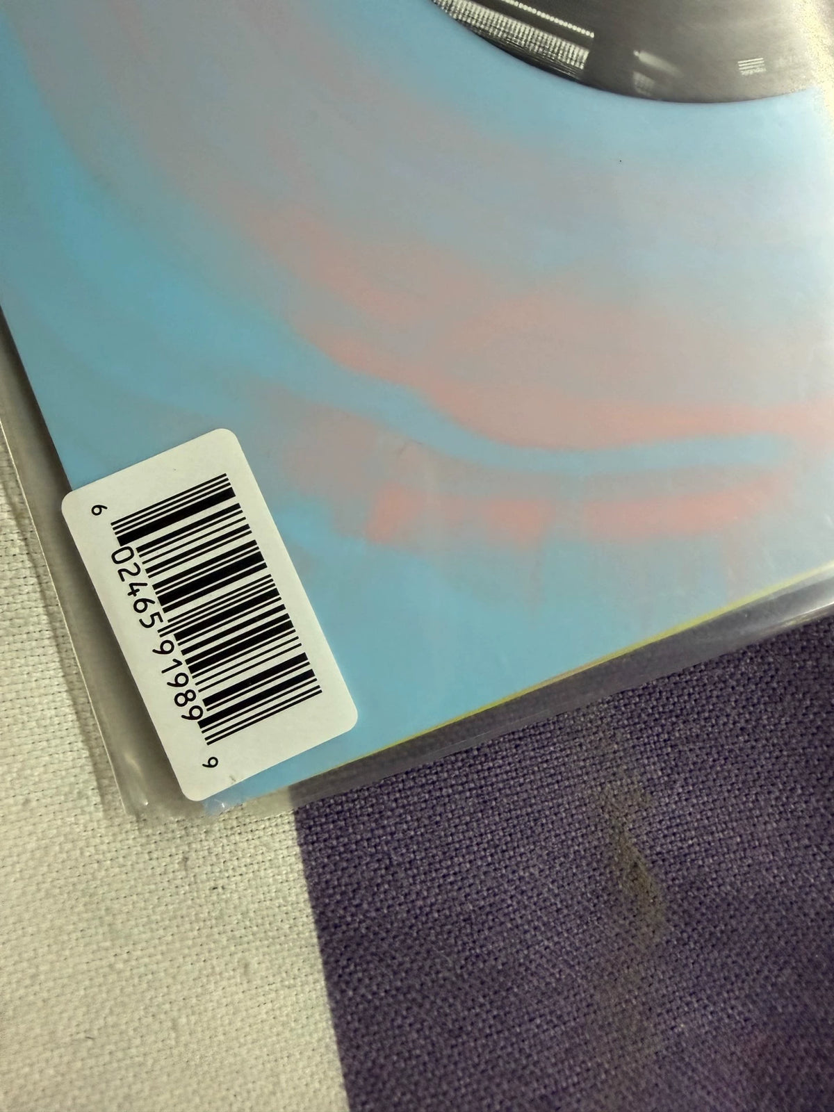 Taylor Swift – Lover Live from Paris – Heart-Shaped 2LP, Split PVC Sleeve – actual item photograph 4