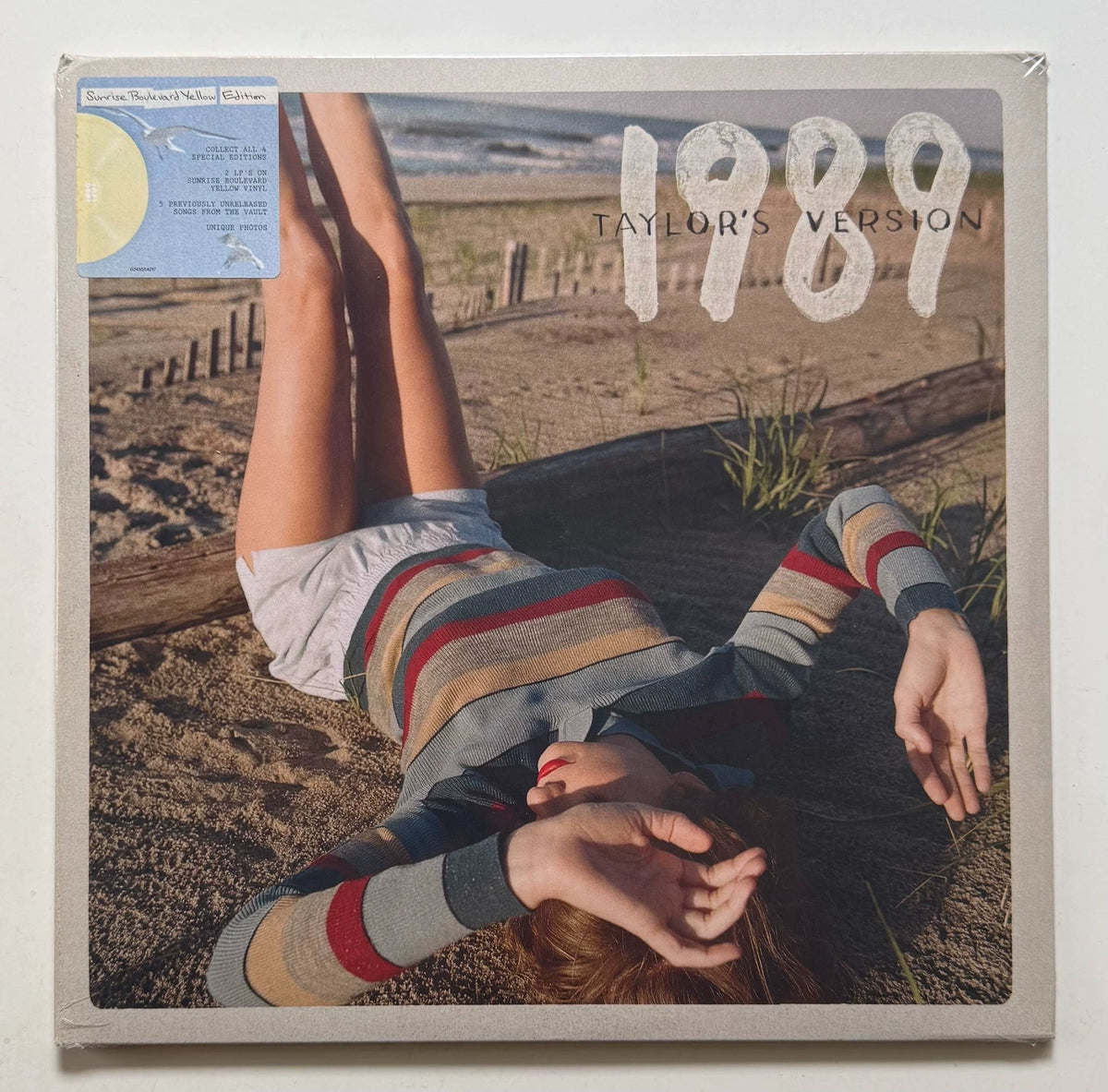 Taylor Swift – 1989 (Taylor’s Version) – Yellow 2LP, Damaged Sleeve – actual item photograph 1