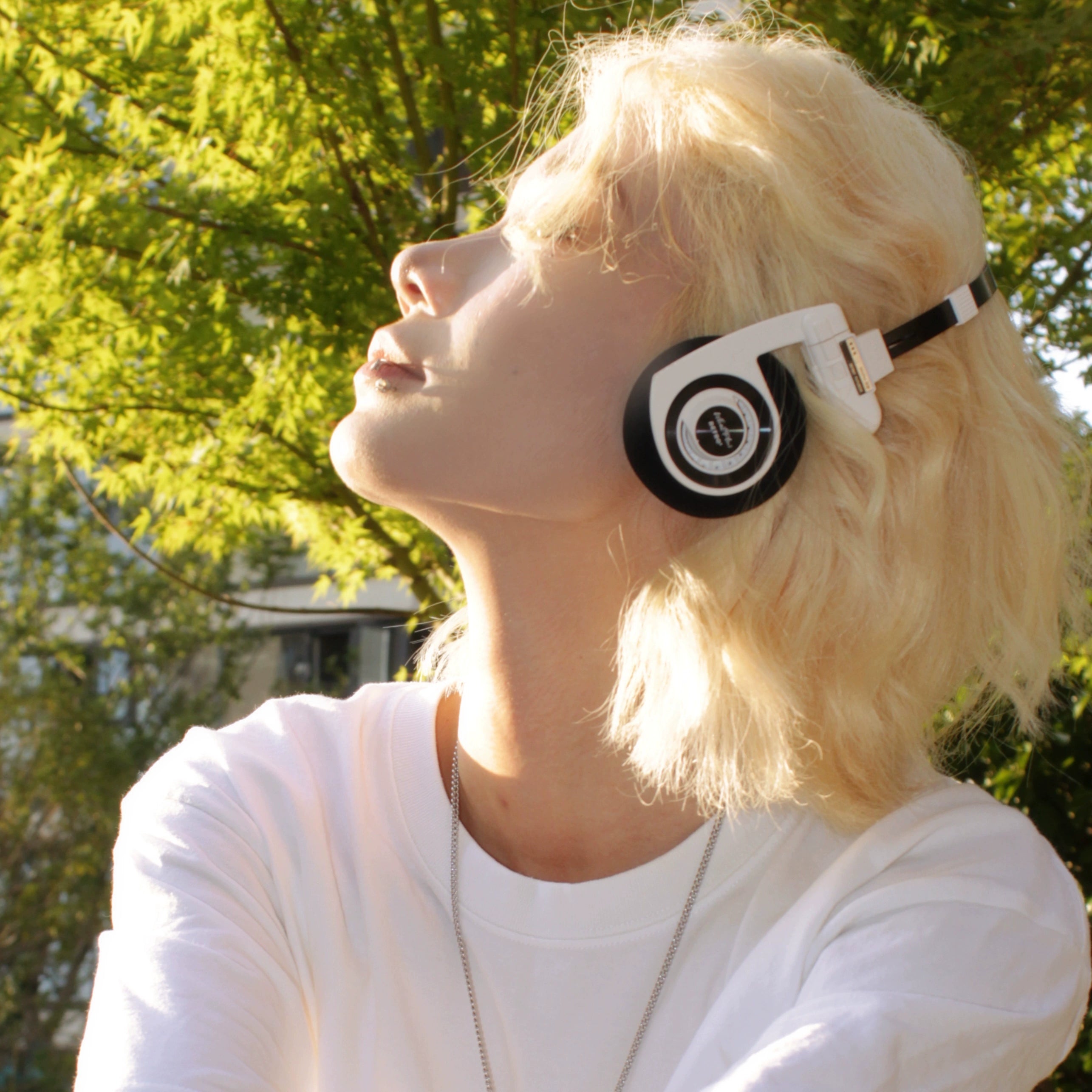 WhatPlus RETRO R3 Academy Series headsets portable compact wireless headphones star model  问加WhatPlus RETRO R3学院系列头戴式便携小巧无线耳机明星同款