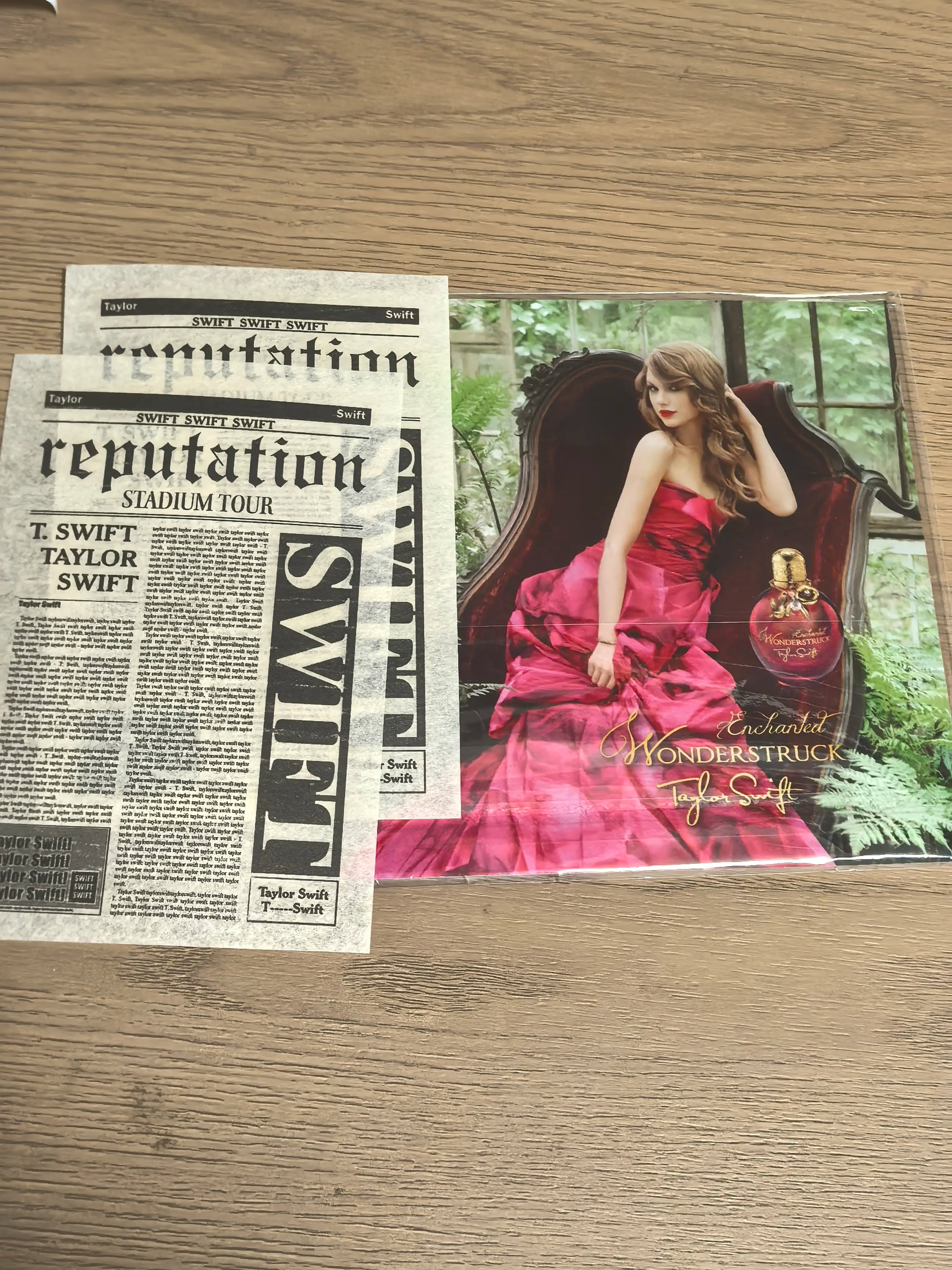 Taylor Swift – Wonderstruck Fragrance Card and reputation Tour Newspapers – Default Title