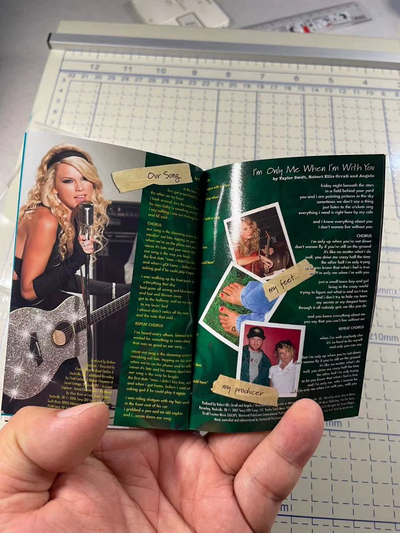 Taylor Swift – Self-Titled Album Sony Gold MiniDisc – actual product photo 9