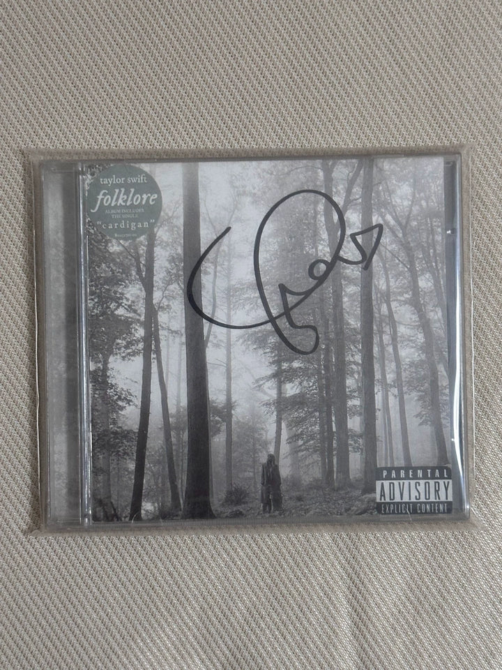 Taylor Swift – Folklore – Signed Heart CD with Sticker