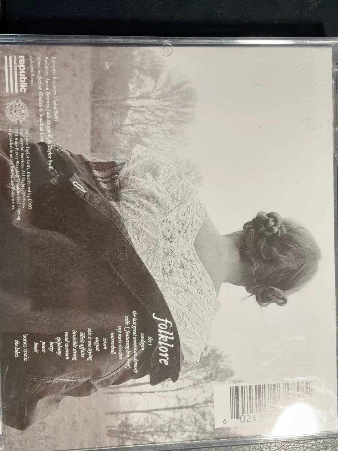 Taylor Swift – folklore Signed CD – Case Crack