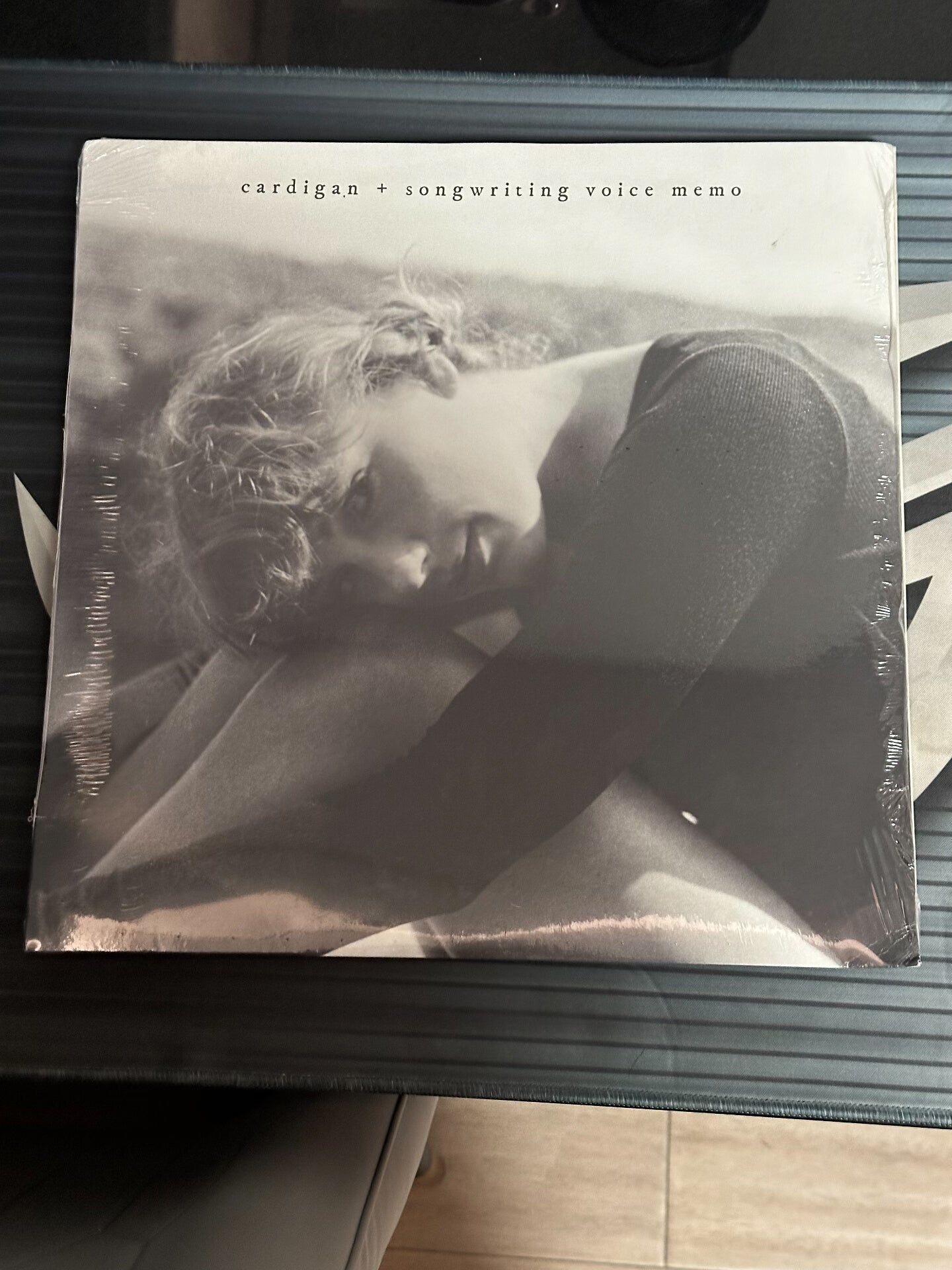 Taylor Swift – cardigan Gold 12-Inch Vinyl