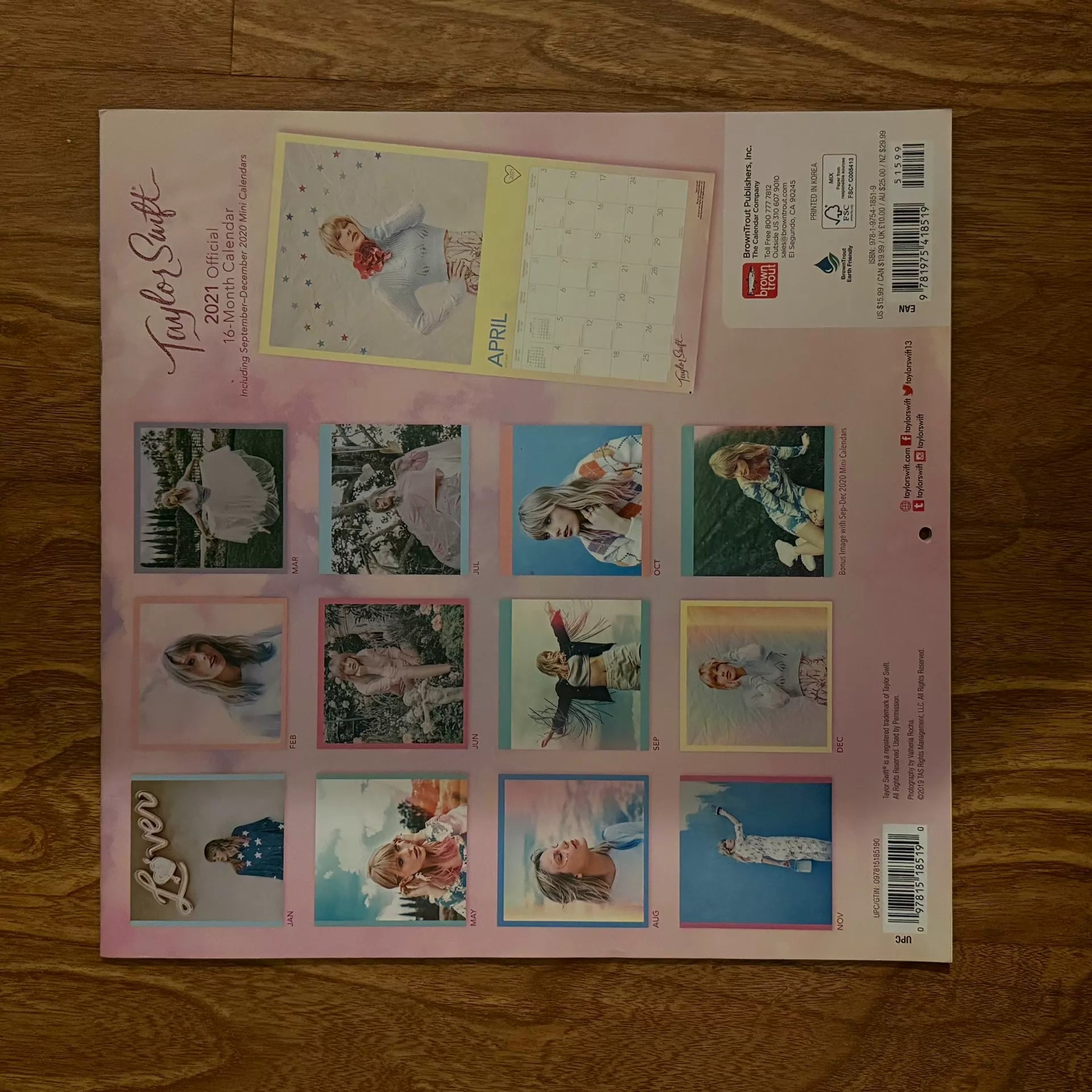 Taylor Swift – Lover 2021 Large-Format Calendar — product detail 2