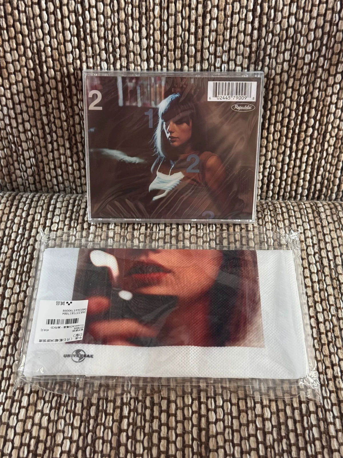 Taylor Swift – Midnights, Taiwan Edition CD with Tote Bag – actual item photograph 2