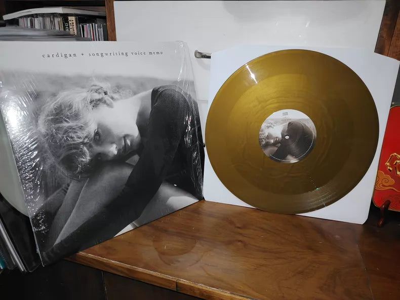 Taylor Swift – cardigan – Gold 12-Inch Vinyl – actual product photo 2