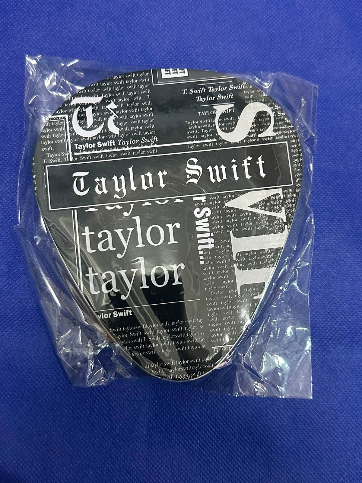 Taylor Swift – Reputation Guitar Pick Coaster Set — product detail 2