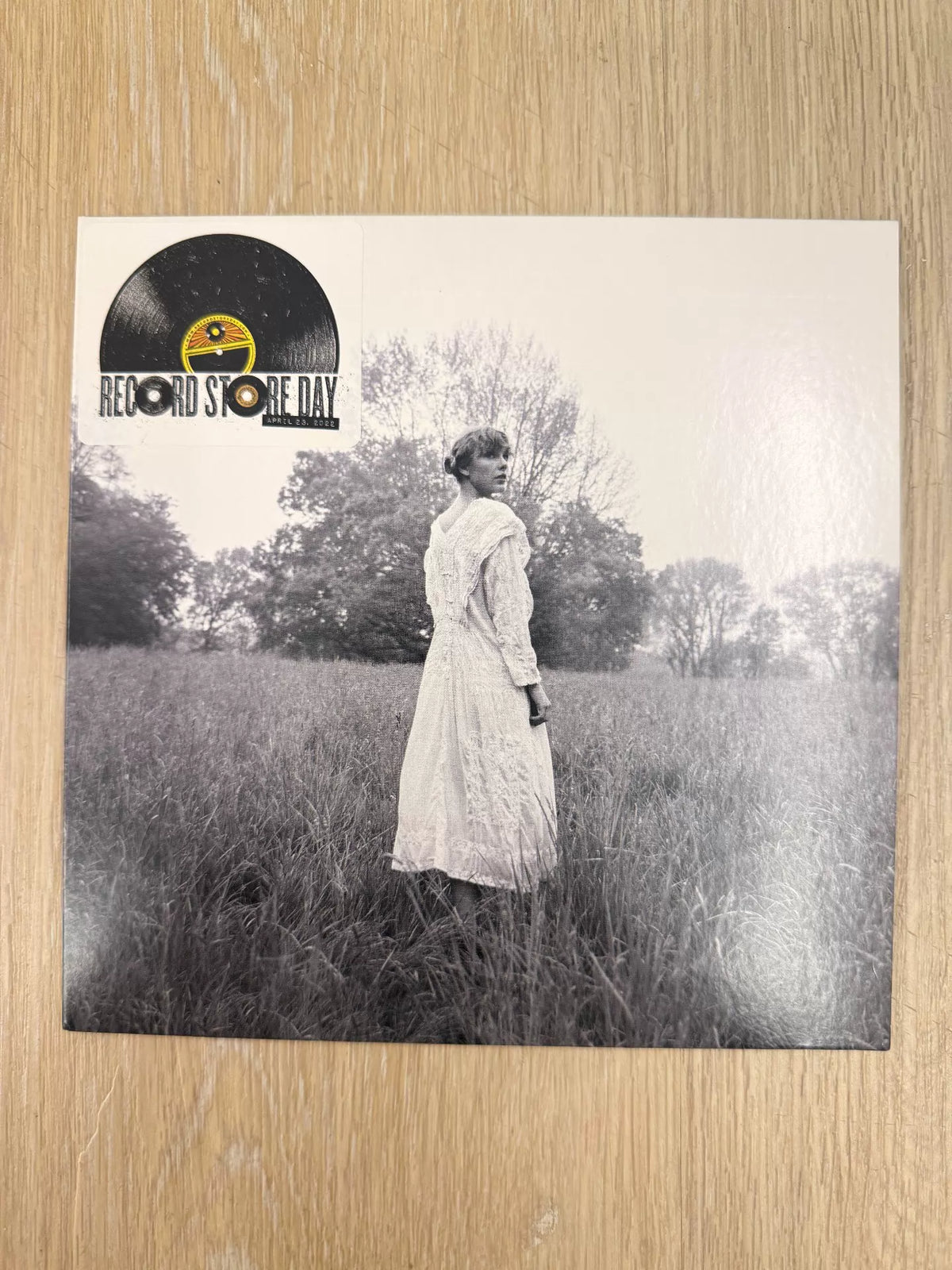 Taylor Swift – The Lakes – Clear 7-Inch Vinyl (Opened) – image 1