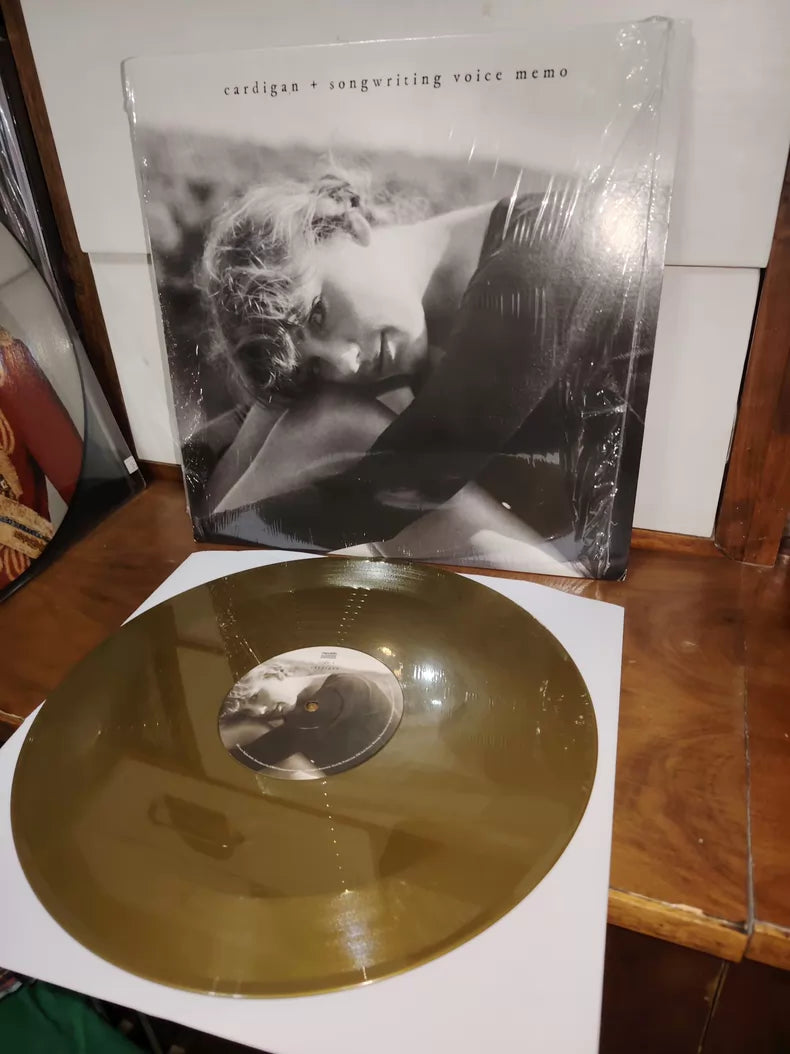 Taylor Swift – cardigan – Gold 12-Inch Vinyl – actual product photo 3