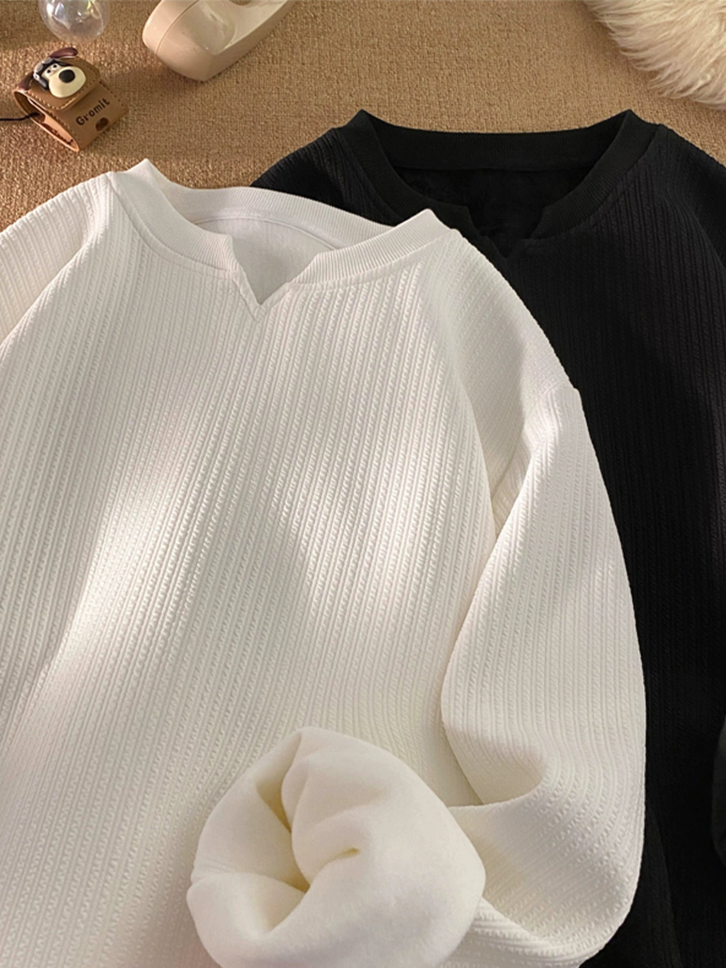 Men's autumn and winter thickened thermal top with V-neck long-sleeved T-shirt heavy and loose