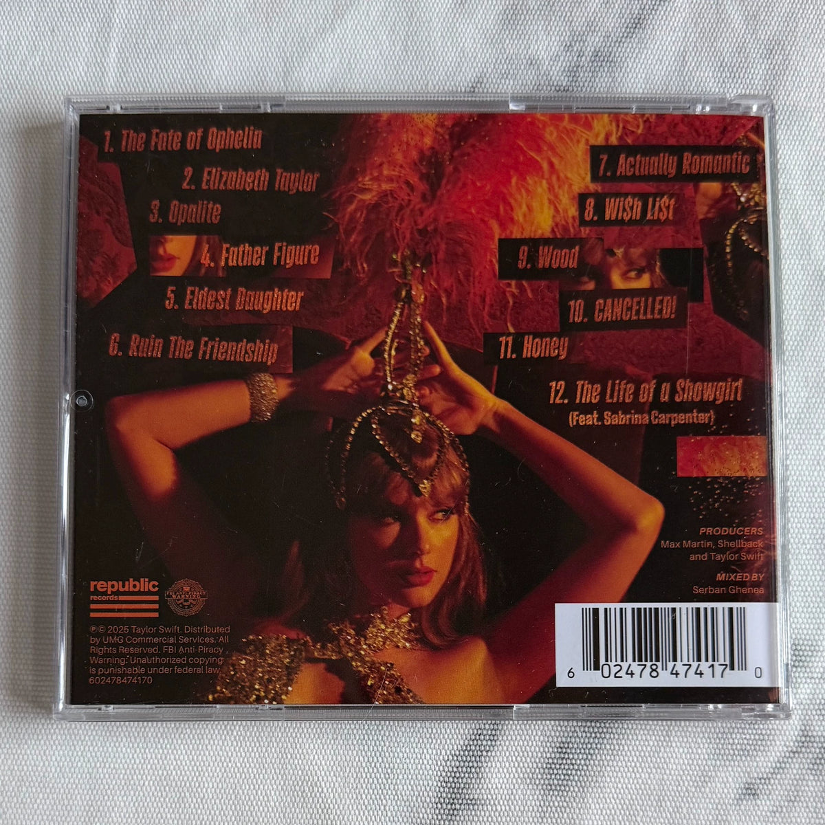 Taylor Swift – The Life of a Showgirl – CD with Signed Photo & Separate Heart – actual item photograph 2