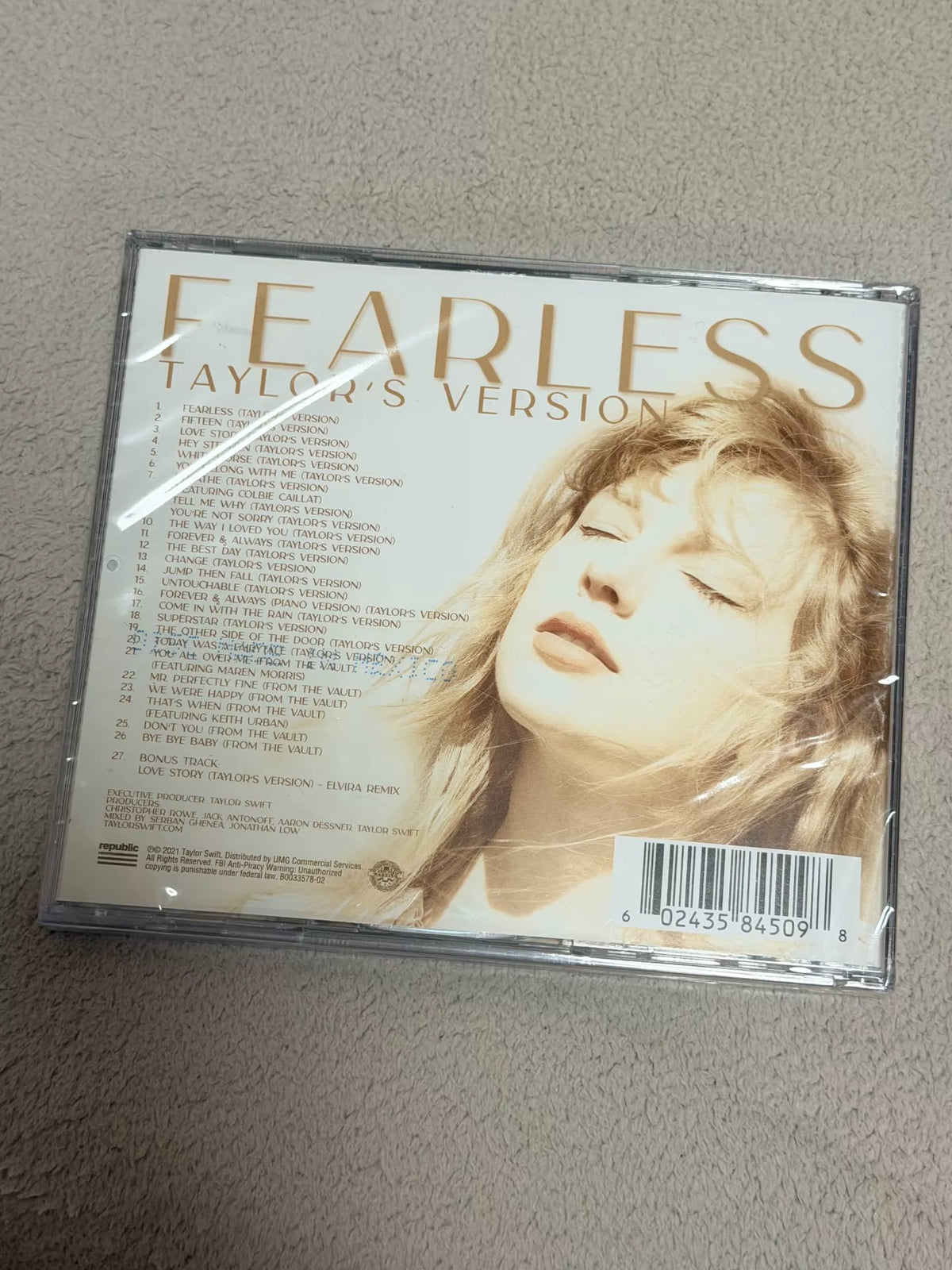 Taylor Swift – Fearless (Taylor’s Version), Signed Sealed 2CD – actual item photograph 2