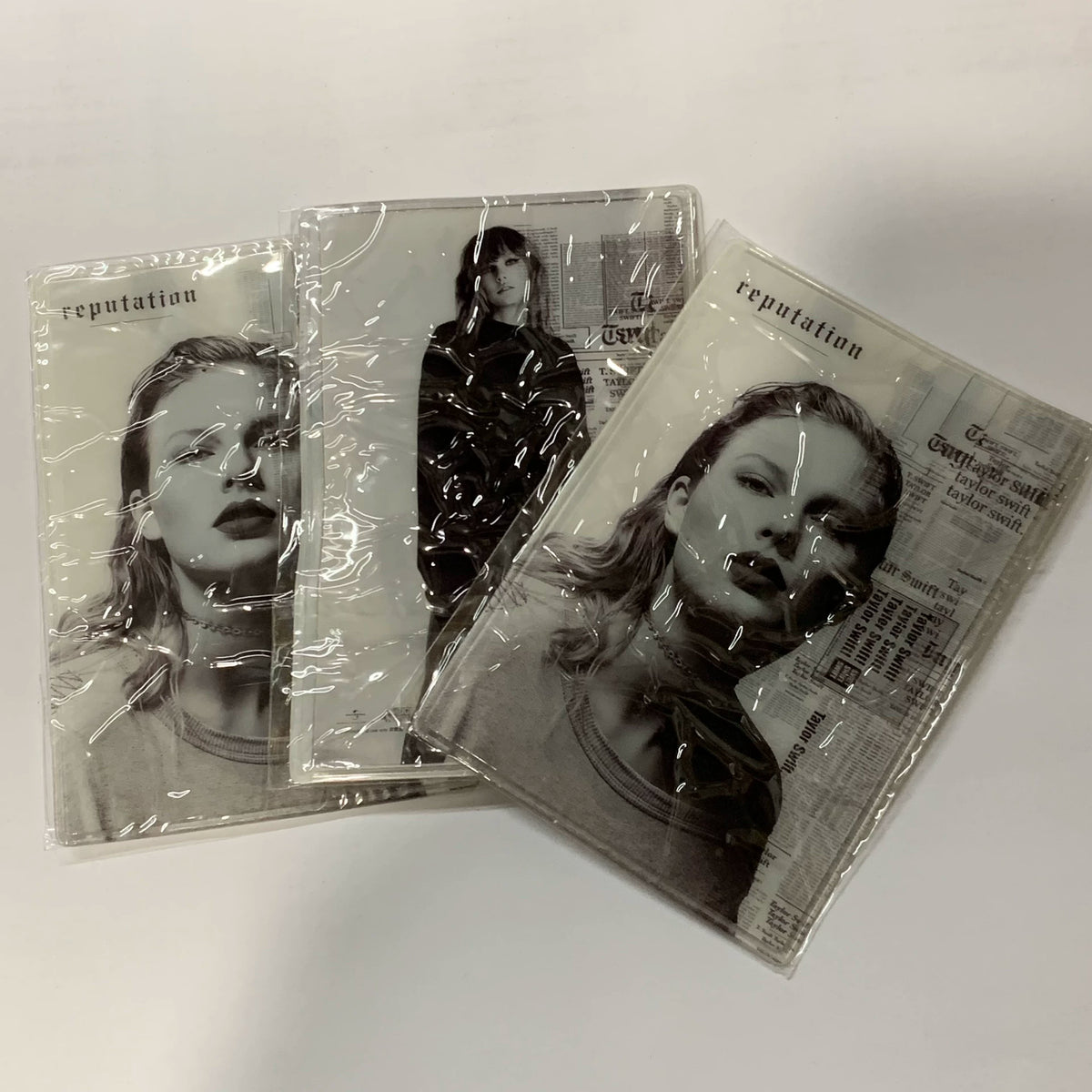 Taylor Swift – Reputation Official Preorder Card Holder Set of 3 — front view