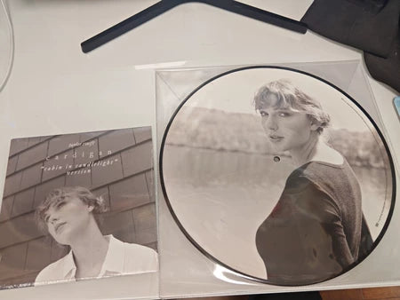 Taylor Swift – Cardigan White Vinyl and Picture Disc Set – photo 1