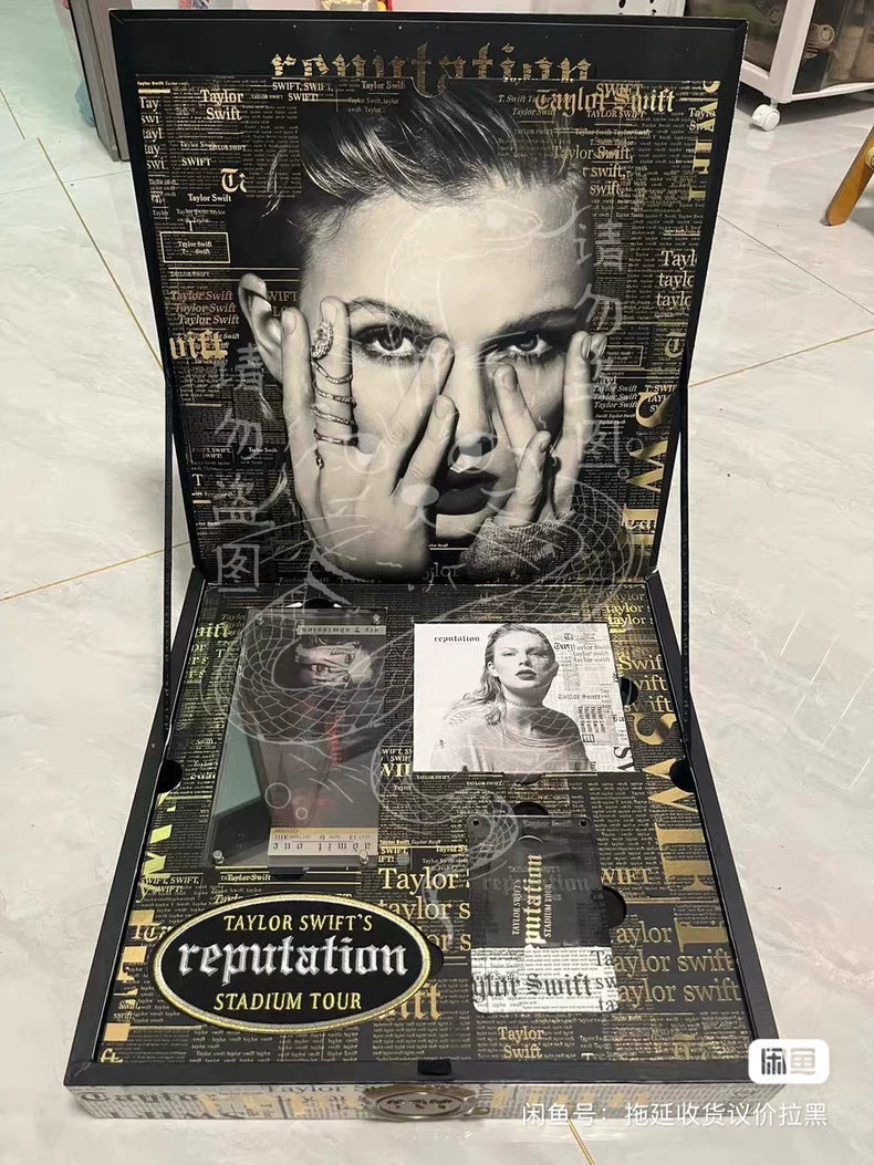 Taylor Swift – reputation Stadium Tour Japanese VIP Box Set