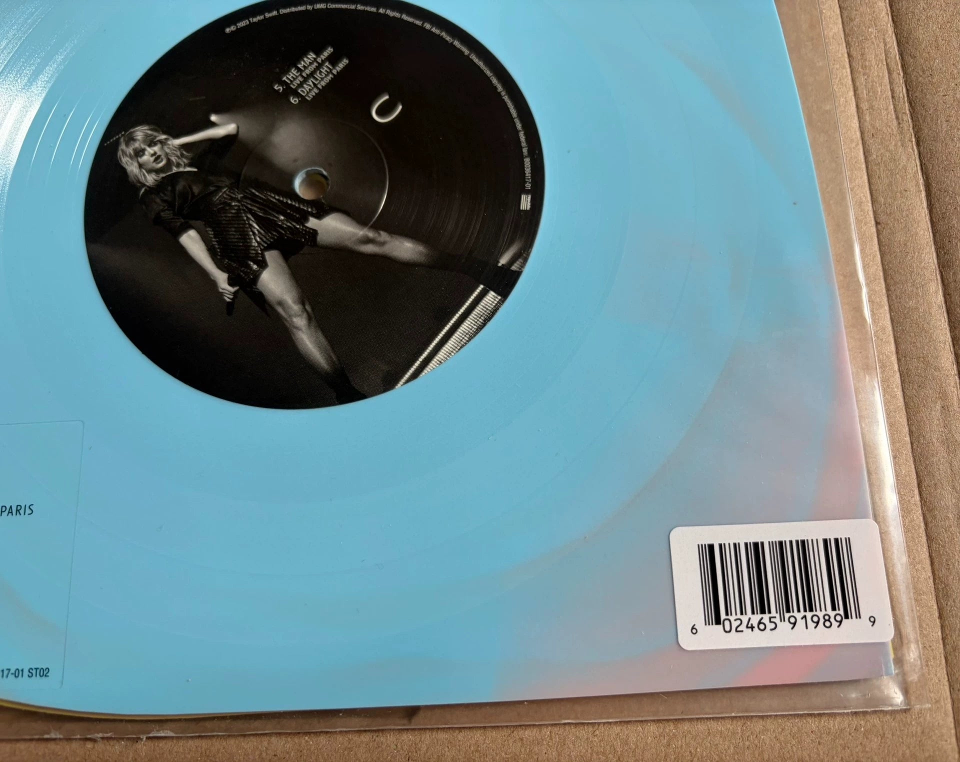 Taylor Swift – Lover: Live from Paris Heart-Shaped Vinyl 2LP Version 2.0 — product detail 5