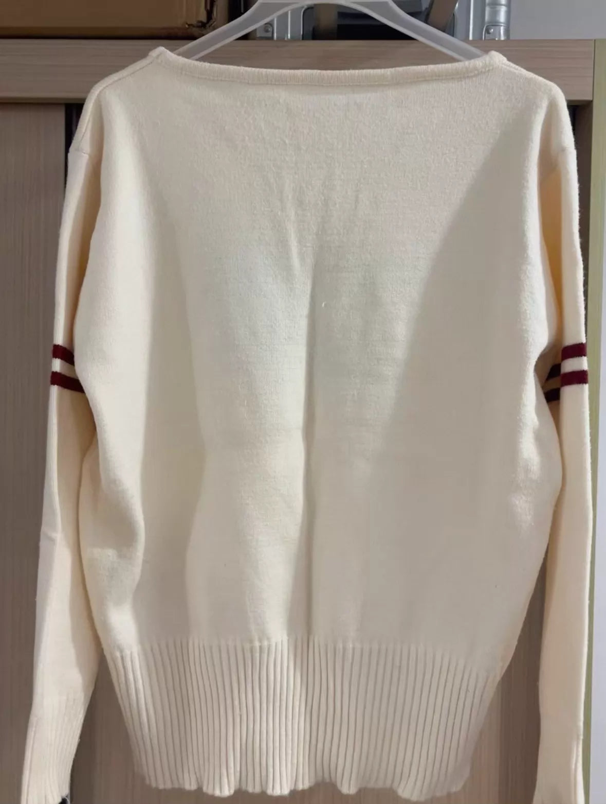 Taylor Swift – Cream Logo Knit Sweater, M – actual item photograph 2