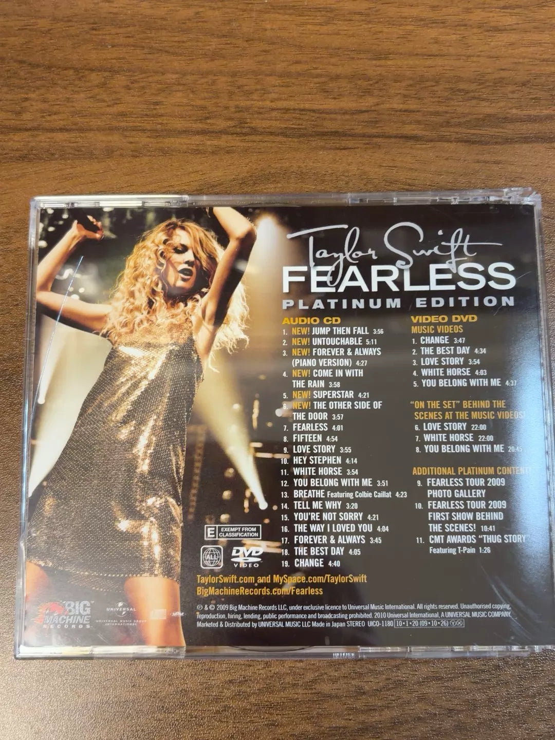 Taylor Swift – Fearless Platinum Edition, Japanese CD + DVD – actual item photograph 3