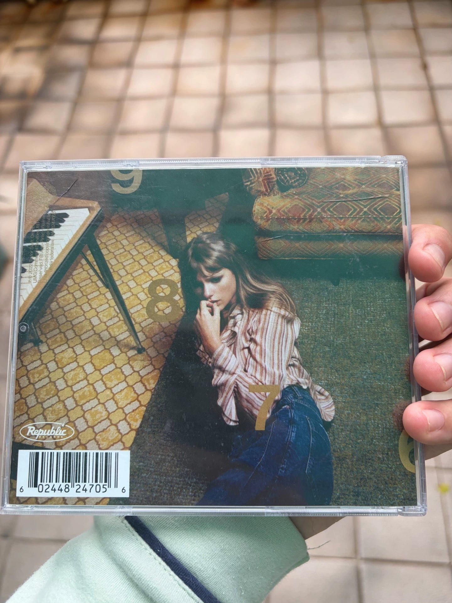 Taylor Swift – Midnights Mahogany Signed CD — product detail 2