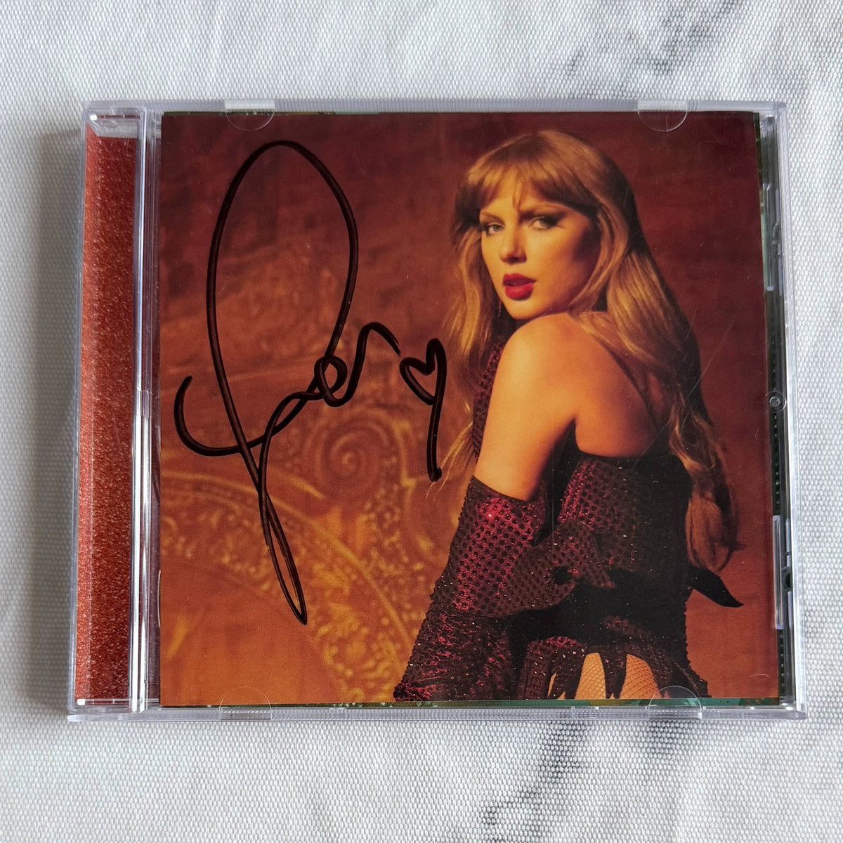 Taylor Swift – The Life of a Showgirl – Signed Photo 3 CD, Closed Heart