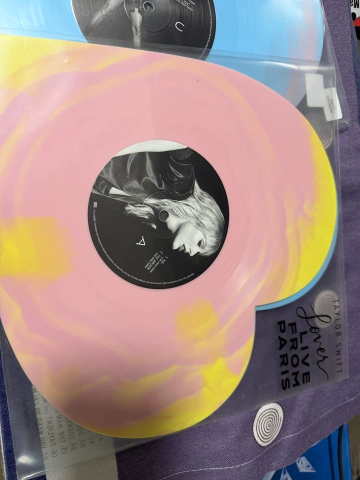 Taylor Swift – Lover Live from Paris – Heart-Shaped 2LP, Split PVC Sleeve