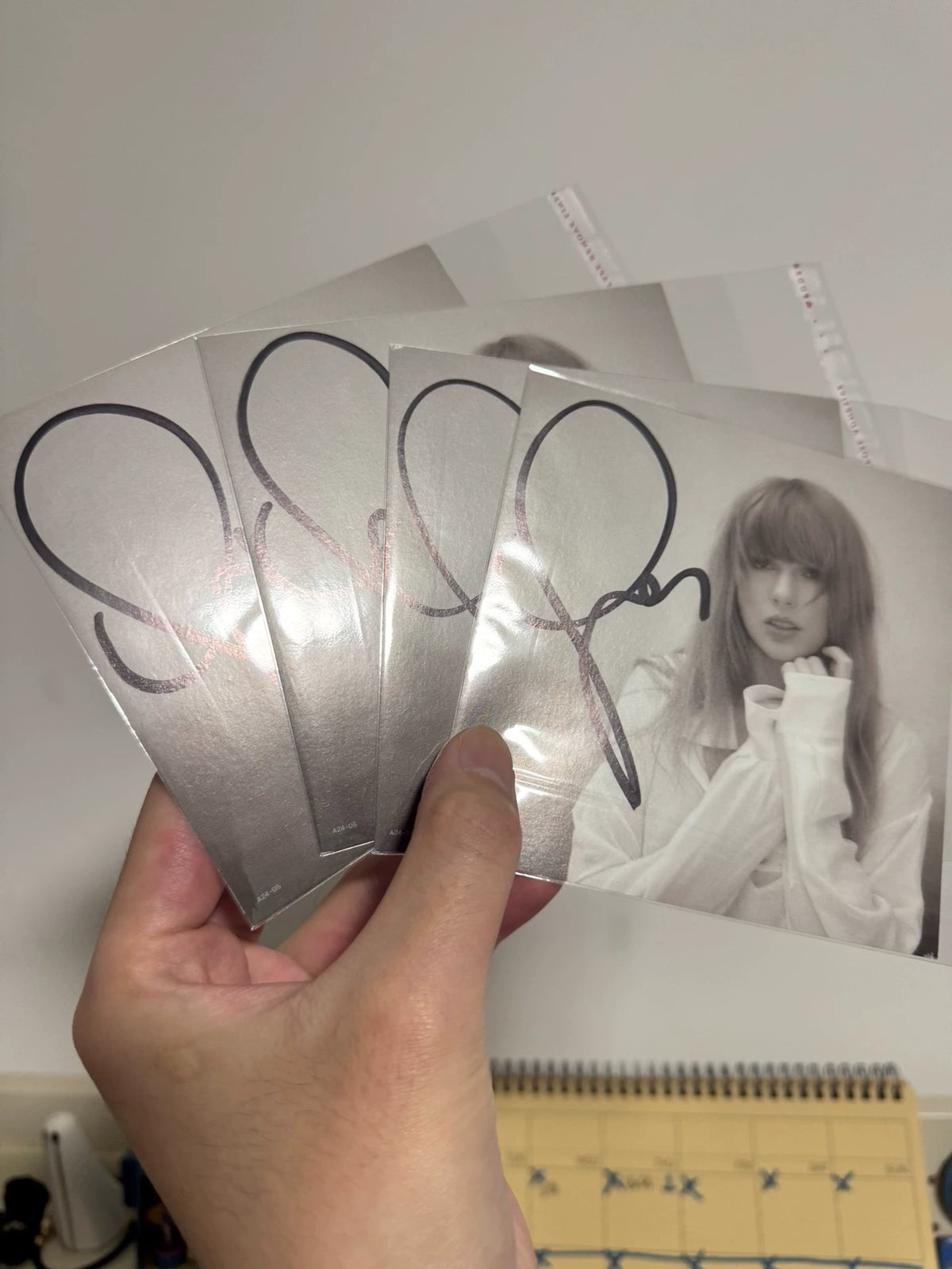 Taylor Swift – The Tortured Poets Department – Signed CD — product detail 2