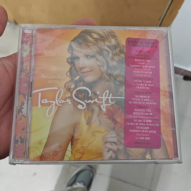 Taylor Swift – Beautiful Eyes CD + DVD