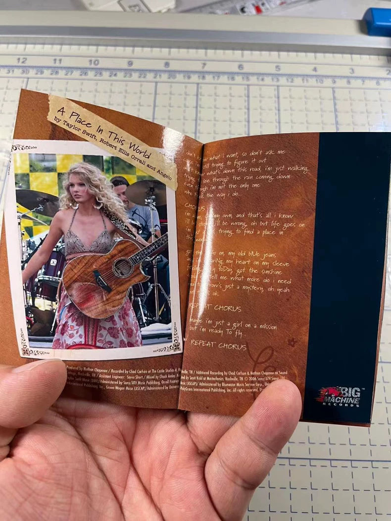 Taylor Swift – Self-Titled Album Sony Gold MiniDisc – actual product photo 7