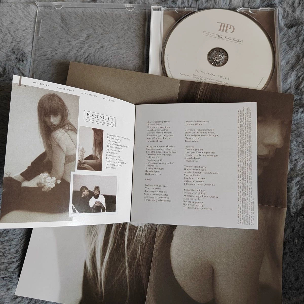 Taylor Swift — The Tortured Poets Department CD with Poster & Lyrics Book — photo 4