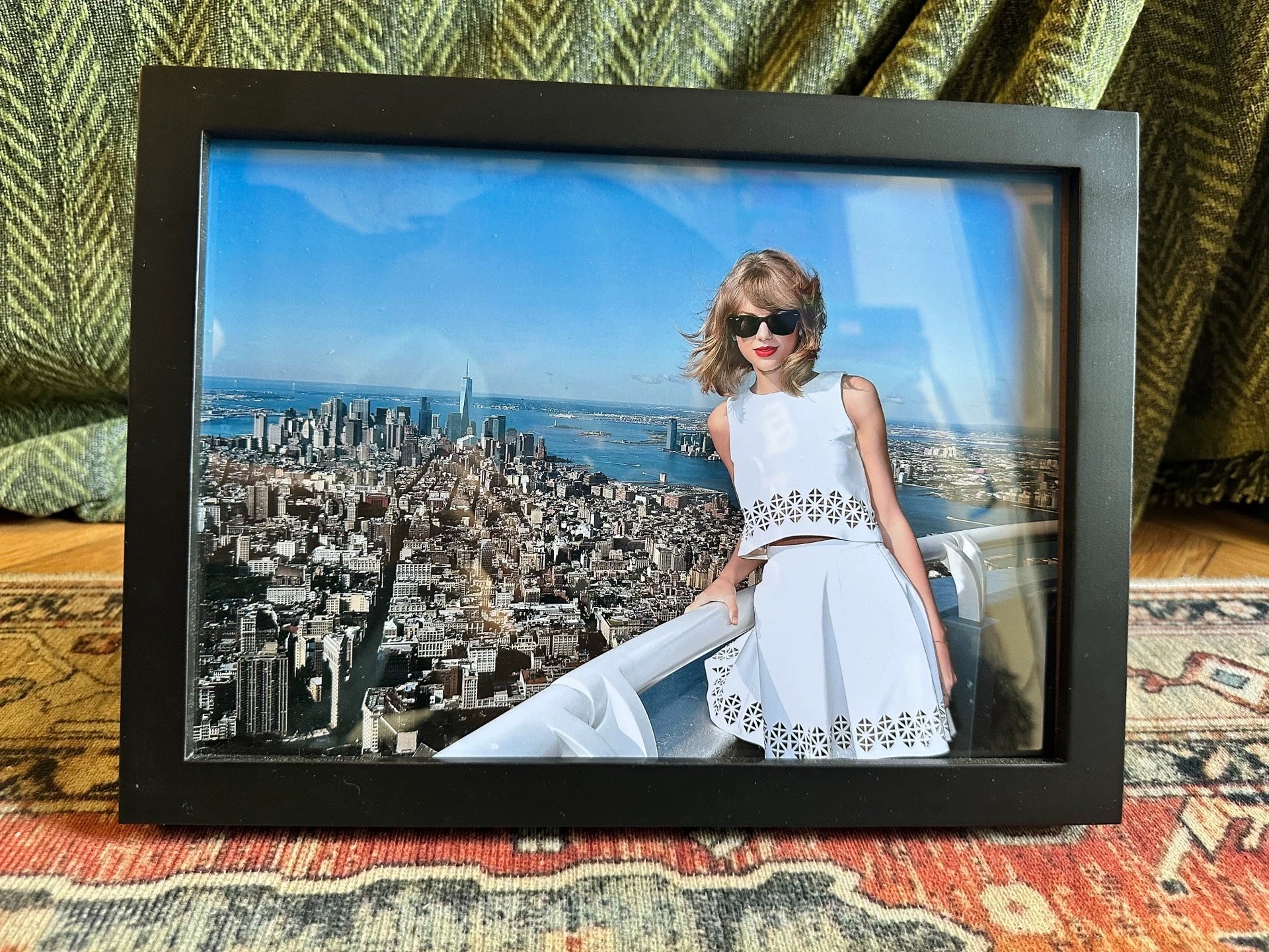 Taylor Swift – Empire State Building Framed Photo