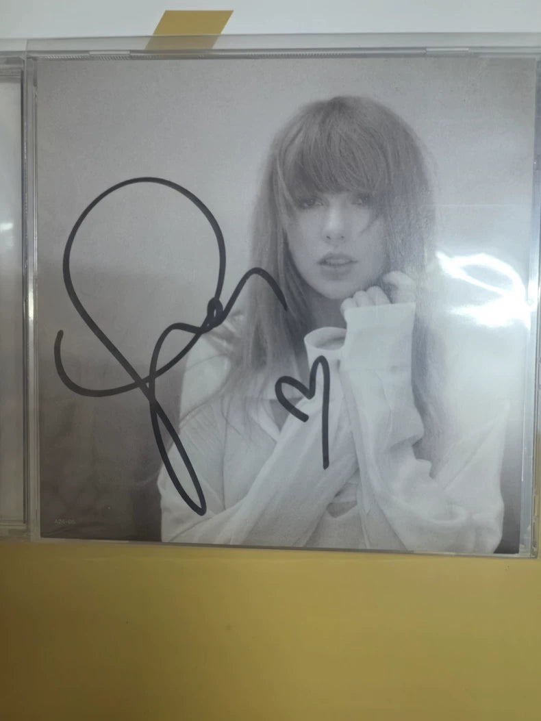 Taylor Swift – The Tortured Poets Department Signed Art Card & CD Set – actual product photo 1