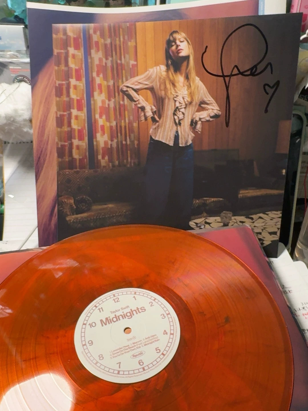 Taylor Swift – Midnights Blood Moon, Seller-Listed Heart-Signed Vinyl (LP) – photo 1