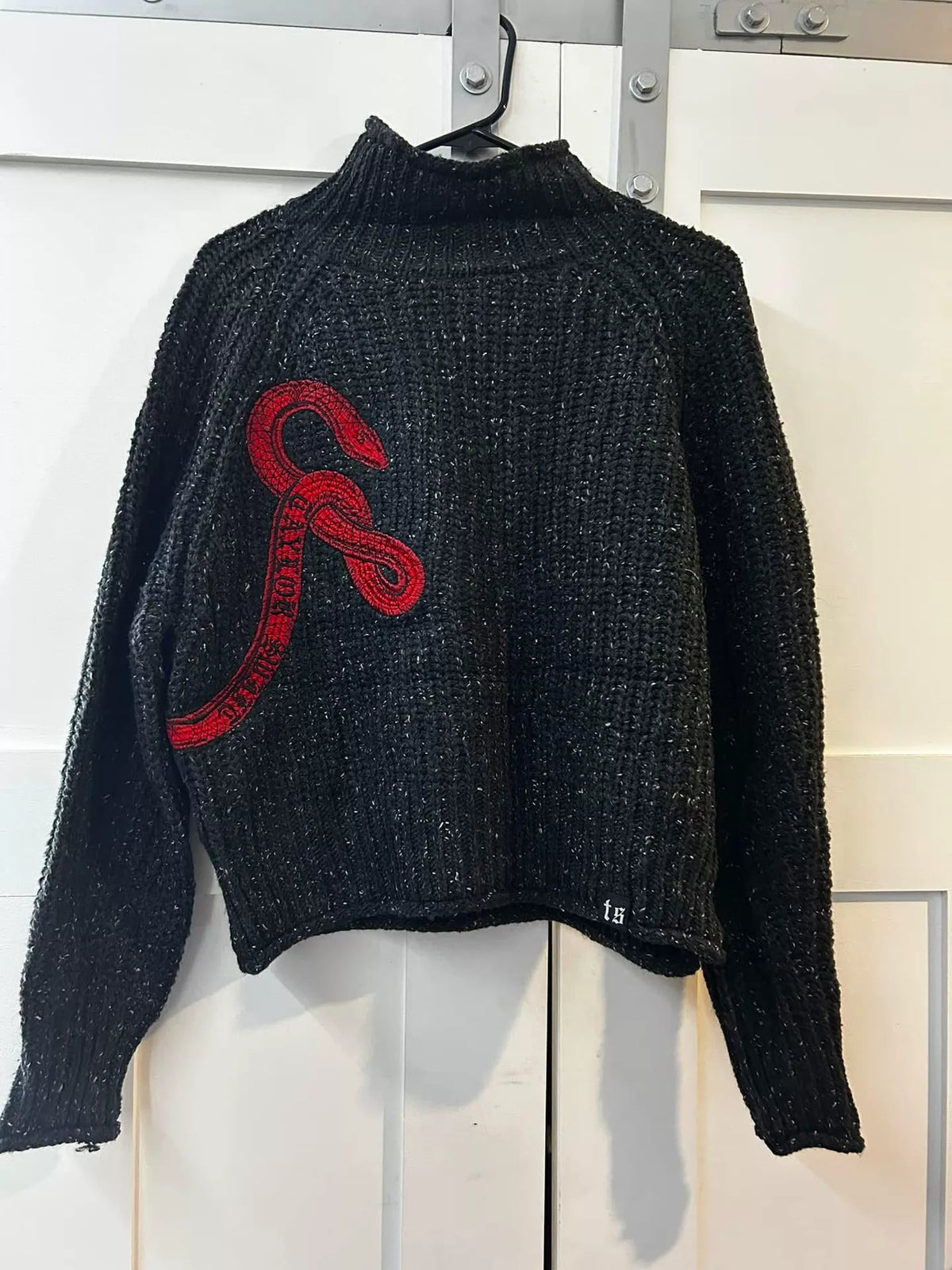 Taylor Swift – Reputation Official Sweater — front view