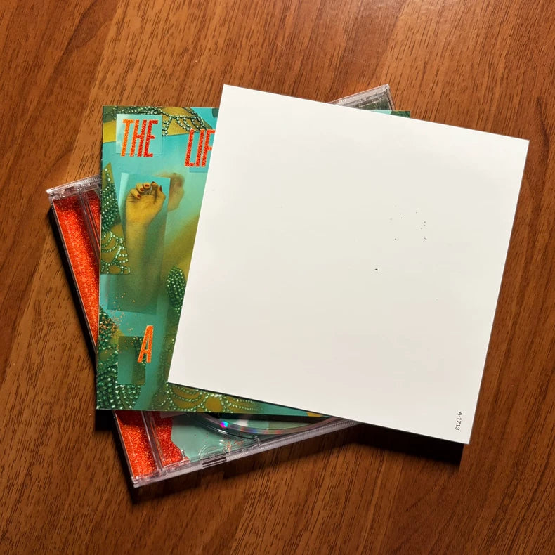 Taylor Swift – The Life of a Showgirl Signed CD Version 1 with Sticker — detail 3