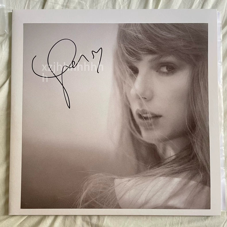 Taylor Swift – TTPD Heart-Signed Color Vinyl — main view