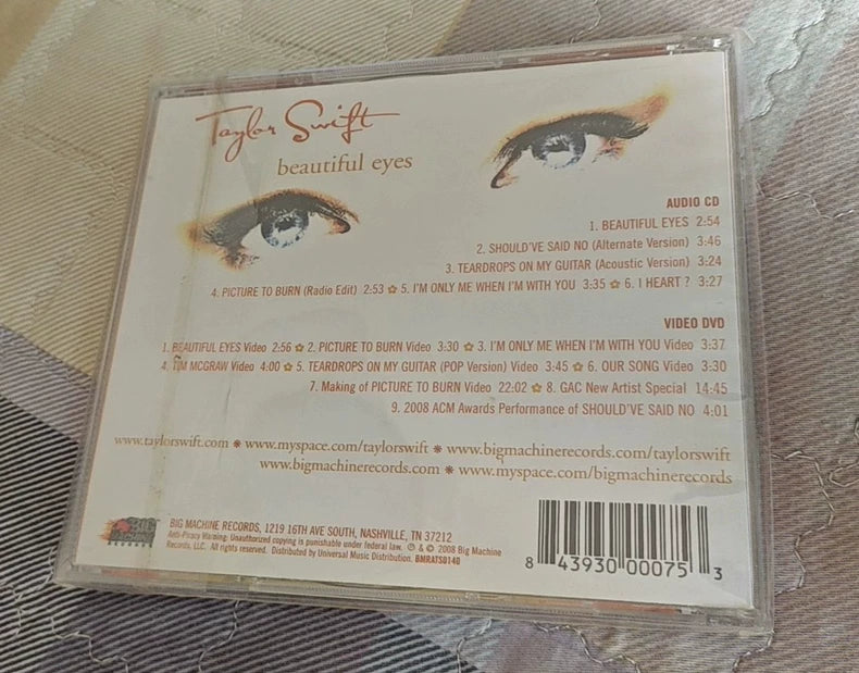 Taylor Swift – Beautiful Eyes CD + DVD