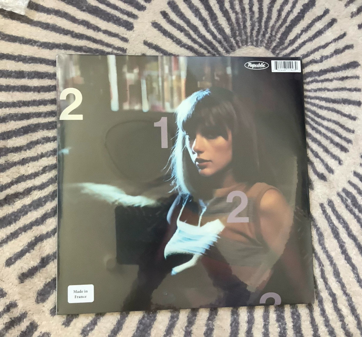 Taylor Swift – Midnights – Lavender Vinyl LP – actual item photograph 2