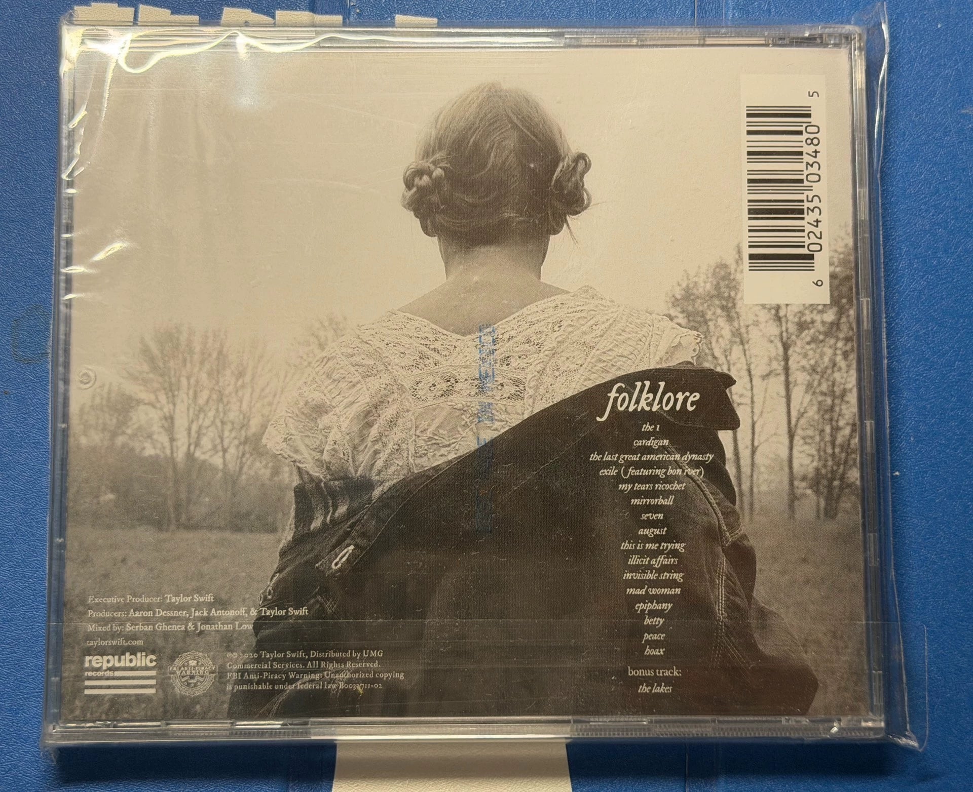 Taylor Swift – folklore Signed CD (Second Batch) — product detail 2