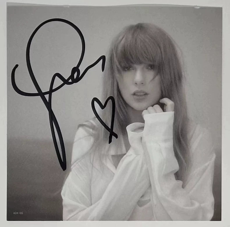 Taylor Swift TTPD first-batch hard heart signed card