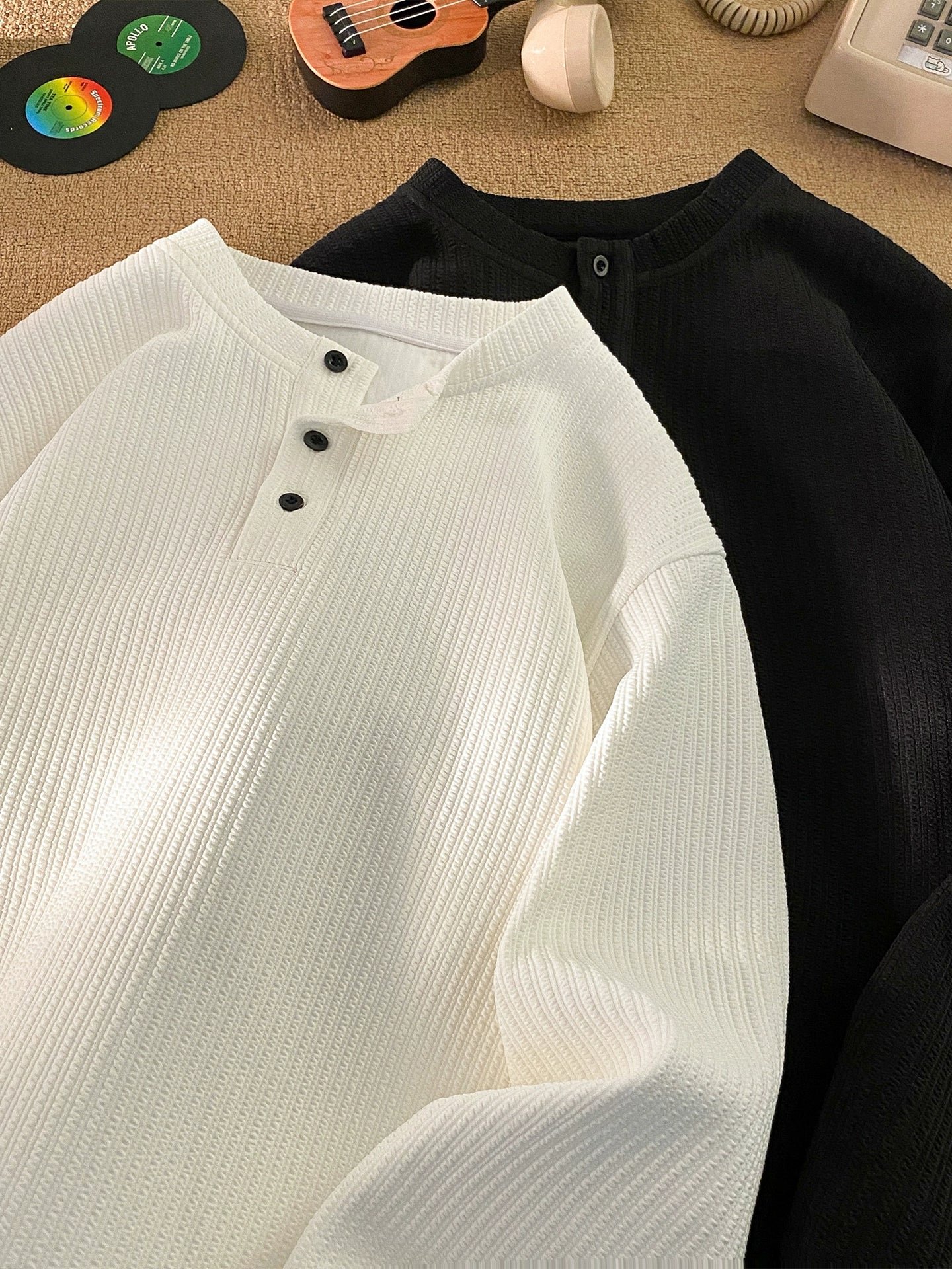 Long-sleeved T-shirt men's autumn and winter velvet high-end white undershirt sweater 2025 new