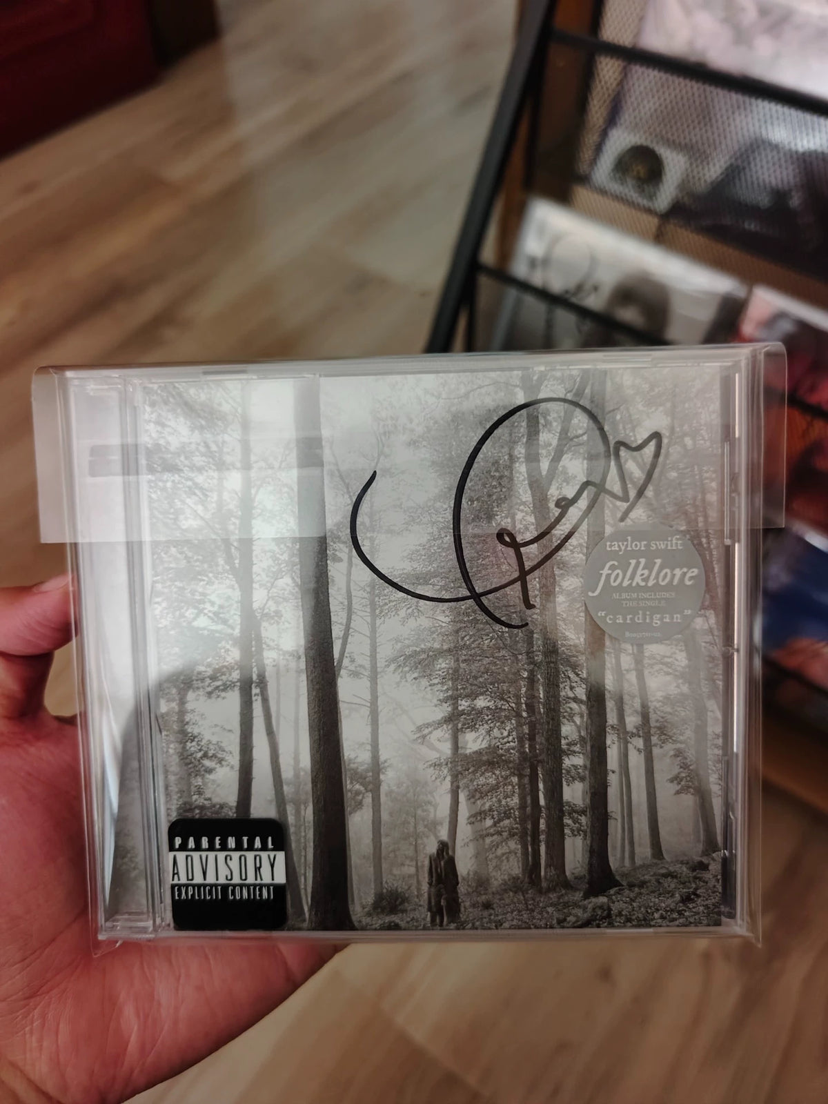 Taylor Swift – Folklore, Seller-Listed Signed CD – photo 1